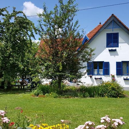 Aron Apartman Badacsonytomaj Exterior photo